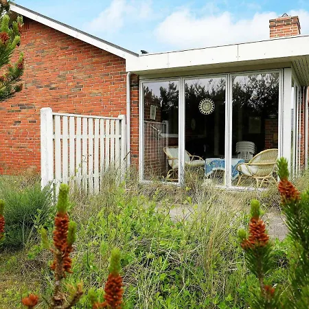 Holiday home V *