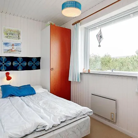 V * Hvide Sande